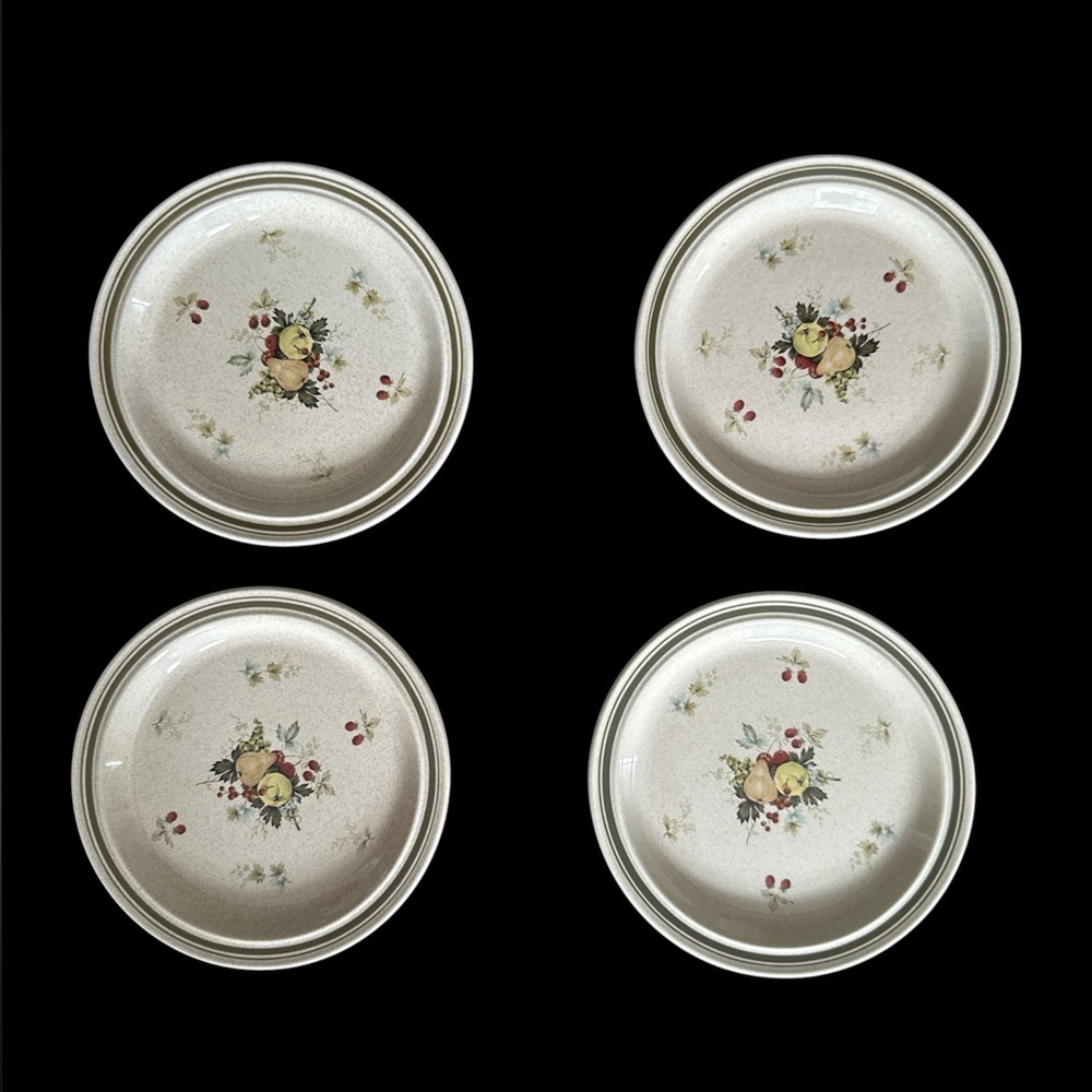 Royal Doulton "CORNWALL" Lambethware ~ Set of 4 ~ Salad Plates ~ Width: 8 5/8 in